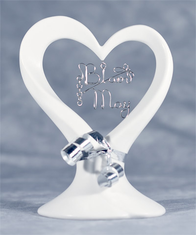 heart-shaped cake topper.